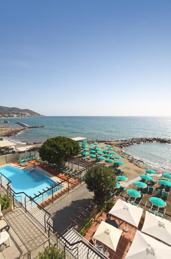 Hotel Bellevue Et Mediterranée Diano Marina Exterior foto