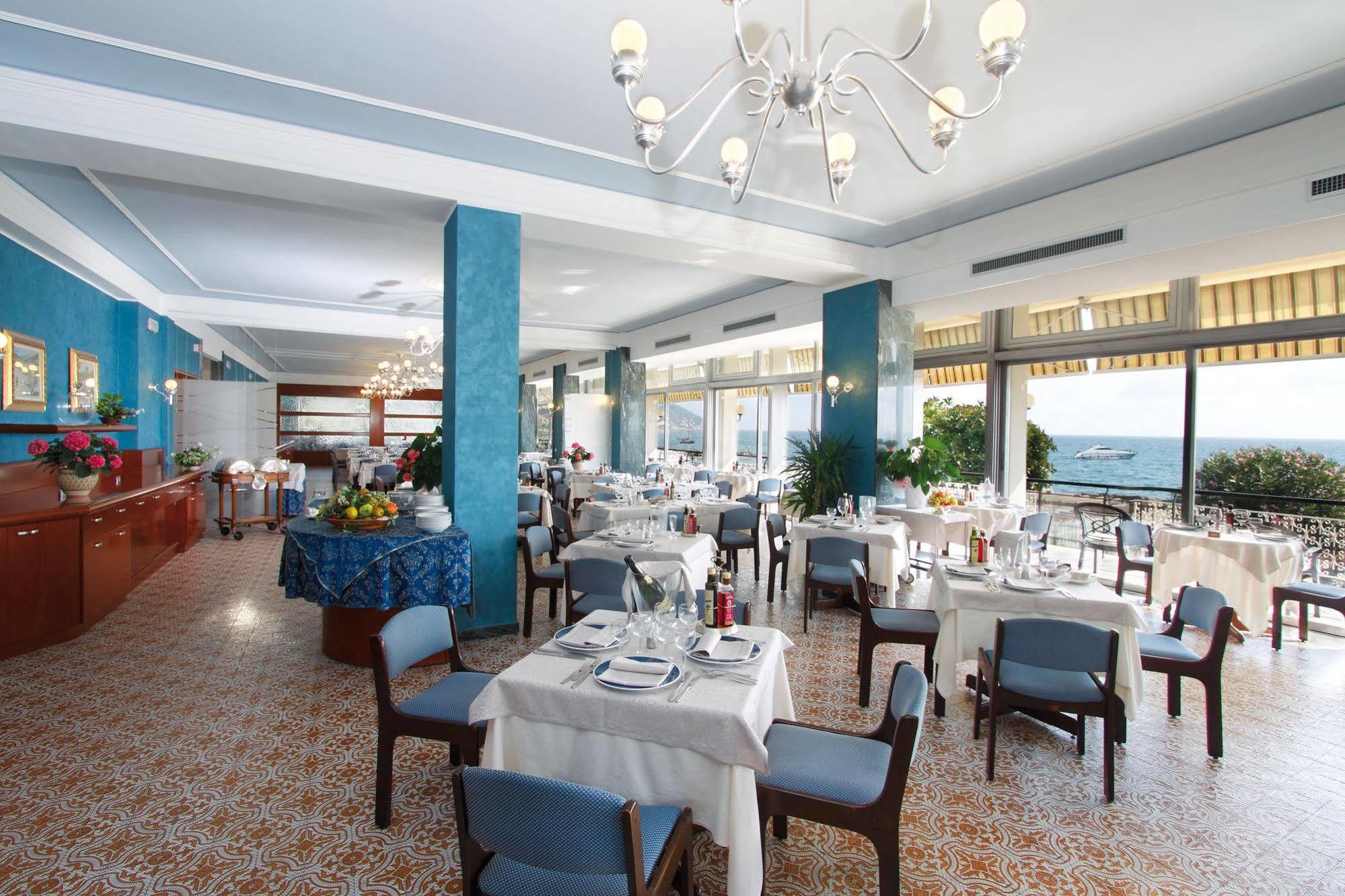 Hotel Bellevue Et Mediterranée Diano Marina Exterior foto