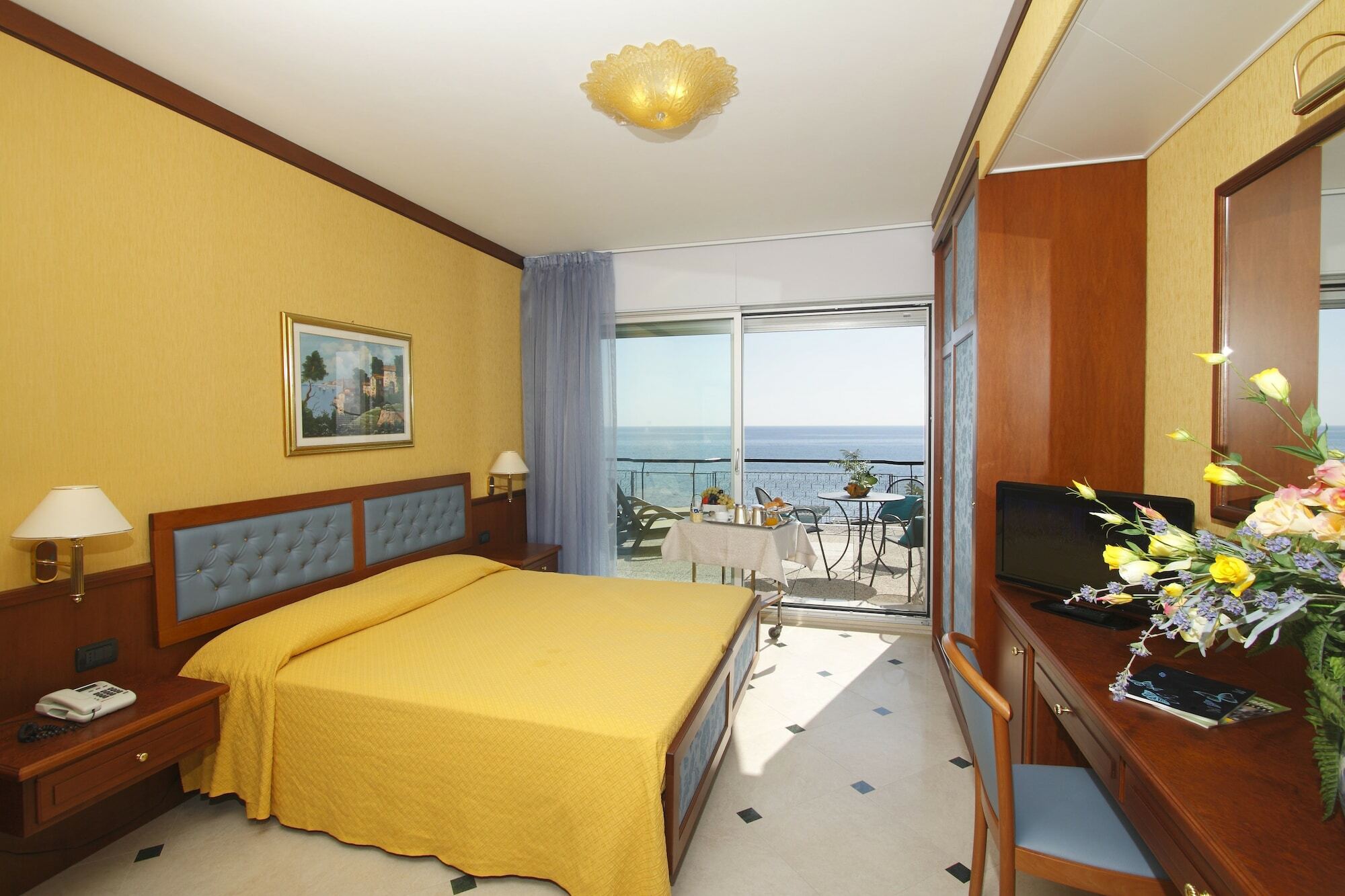 Hotel Bellevue Et Mediterranée Diano Marina Exterior foto